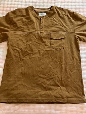 Outlander Men's Short-Sleeve Brown Henley Pocket Tee